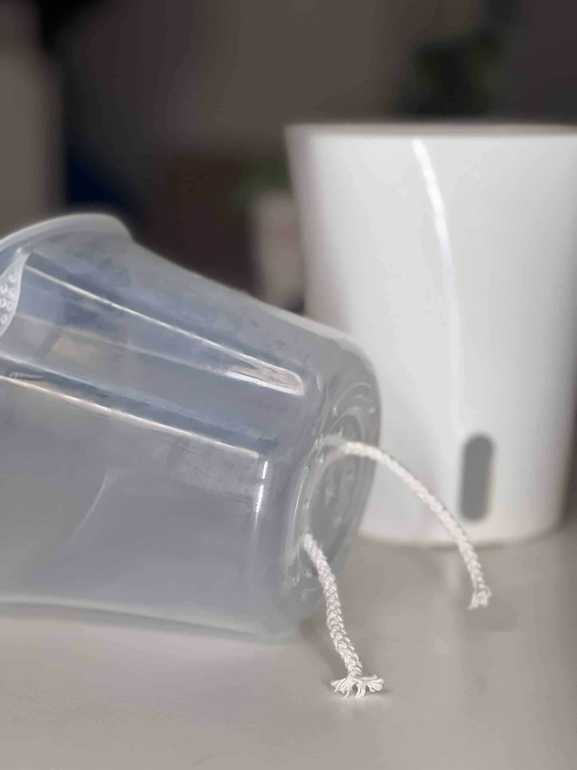 Selbstbewässernder Pflanztopf mit transparentem Einsatz 5